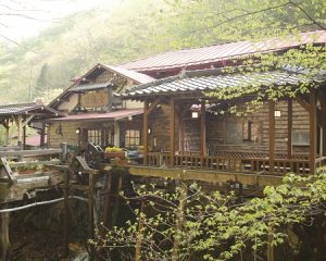 霧積温泉　金湯館